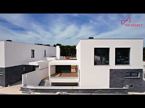 661 Rua Humberto Delgado | Cascais, LX - The Agency