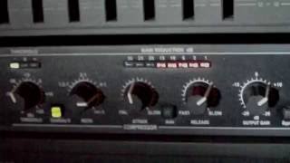 Video thumbnail for How The dbx 266XL Compressor/Expander/Gate Works. by Joe Collins (EzeeLinux)