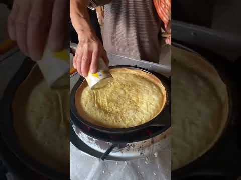Martabak legendaris dari kakek yang udah jualan selama 47 tahun! Cocok buat kamu yang pengen nostalgia rasa! 😋✨