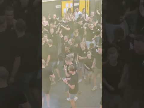 Ontvangst van ons eerste elftal bij DOS’37 na winst op Hierden (2-1)