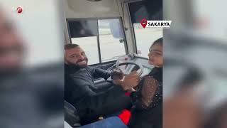 Halk Otobüsü Şoförü Babaya, Sefer Sırasında Kızlarından Doğum Günü Sürprizi