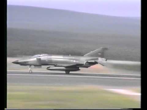 MDD RF-4E AG 52 in Pferdsfeld 1991.wmv