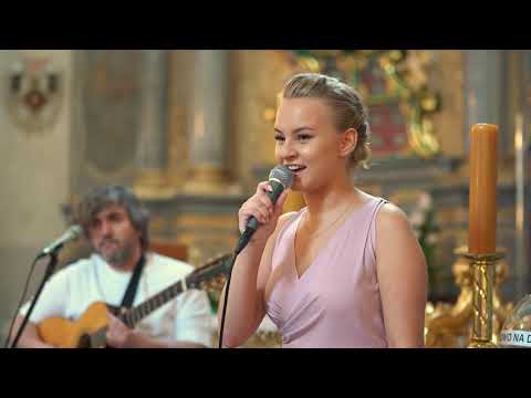 SIOSTRA ZROBIŁA MUZYCZNĄ NIESPODZIANKĘ NA ŚLUBIE BRATA - "Prawo Miłości- Kochany bracie"