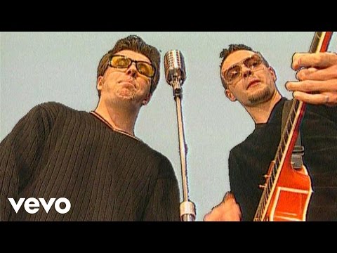 Roy & Ádám - A Csapból Is Én Folyok