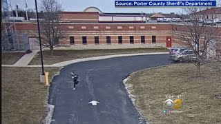 Video: Inmate Escapes Police Custody