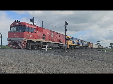 6PM6 PN up "Linfox Express" (NRs 109, 17, 70), Perth to Melbourne, 1445, 22/9/25, Dooen VIC