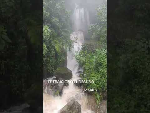 Hermosa caída vía Murillo Líbano Tolima.
