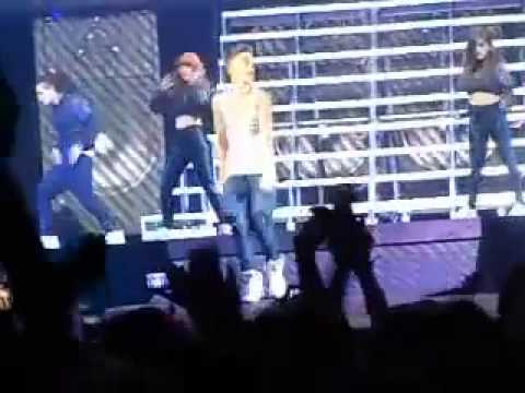 justin Bieber - Baby - Manchester Arena 21.02.2013