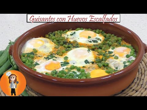 Cazuela de Guisantes con Huevos Escalfados | Receta de Cocina en Familia