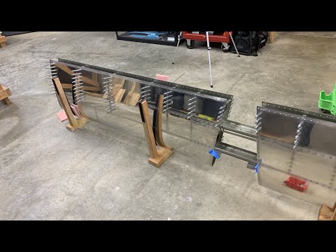 RV-10 Build Log - Emp 51 - Attaching the horizontal stabilizer skins to the ribs