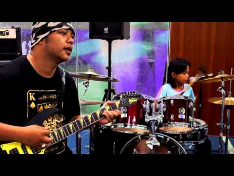 Aku Suka Dia Ainan Tasneem - Cover by Nur Amira Syahira