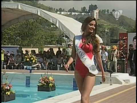 Desfile en traje de Baño Reinado del Café 2010 Pt.1