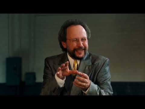 Billy Crystal poses as De Niro's consigliere (Analyze This, 1999)