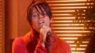 Alex Parks Singing Live -Honesty