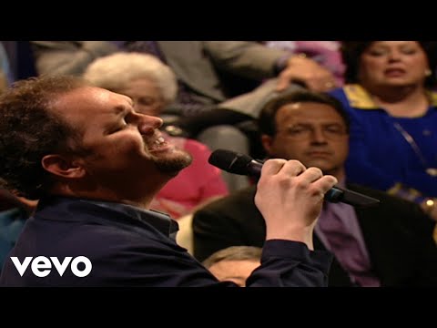 Bill & Gloria Gaither - O Love That Will Not Let Me Go [Live] ft. David Phelps