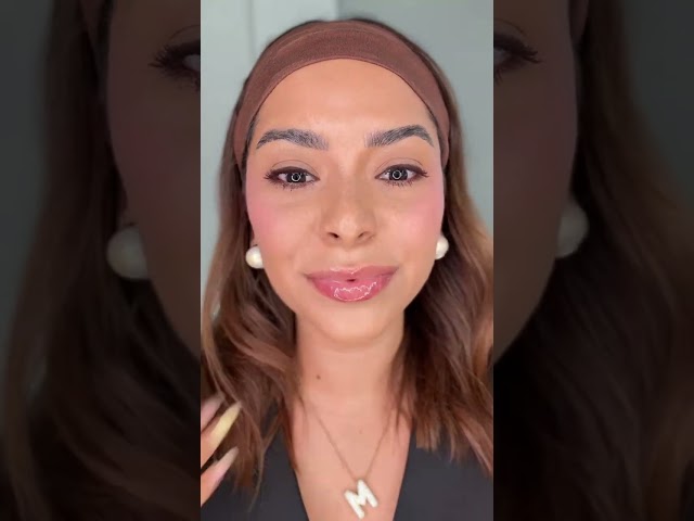 Vídeo relacionado con lililips labios - Plumper Hidratante con Ácido Hialurónico, Efecto Voluminizador Natural, Vegano y Sin Parabenos (3)