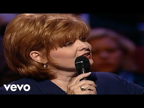 Bill & Gloria Gaither - Thinkin' About Home [Live] ft. The Talley Trio