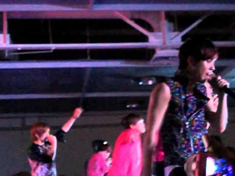 [Fancam] 121227 F.CUZ singing & dancing gangnam style @ Kpop Nation 3