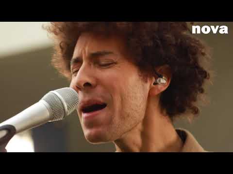 Témé Tan - Ça va pas la tête ? | Live Plus Près De Toi