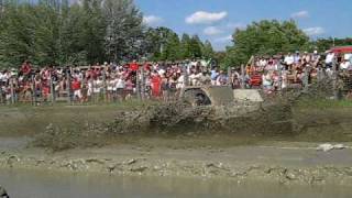 preview picture of video '2008 Chemy Mudboggers Gilles Jump Video 10'
