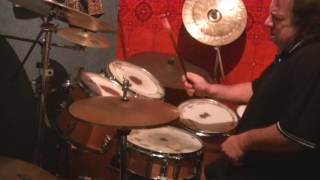 "Baja Bajo" (Chick Corea, John Patitucci) ,improviser par Aroutioun Karapetian.