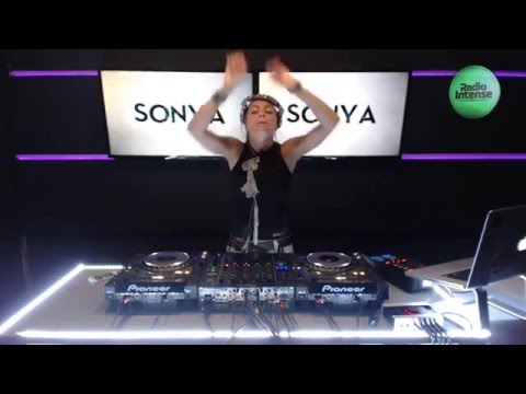 Live @ Radio Intense 05.09.2013 - Sonya (Playstation 010)