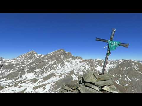 Punta di Fiutrusa 3103 m - Valle Varaita. Vista dalla vetta.