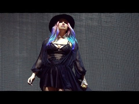 Kesha Joins Zedd At Coachella With a Surprise Performance: 'Crowd Went Nuts'