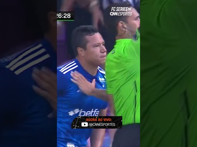 CENAS LAMENTÁVEIS! Os jogadores do Atlético-MG e Cruzeiro não estão aliviando no jogo pela FC Series