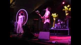 Brazilizan Girls - Lazy Lover - Coachella 2007