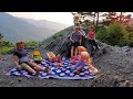 Hiking ! Elsa & Anna toddlers - mountains - pop it fidget toys DEFAULT Thumbnail