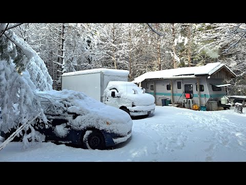 Heavy Snowfall & The Off Grid Advantage. Winter is Here - Be Prepared.