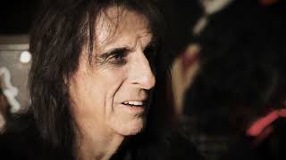 ALICE COOPER - Behind The Tracks (Part 3)