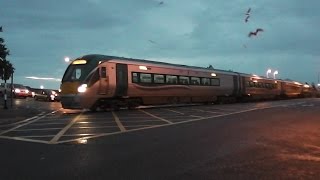 preview picture of video 'Level Crossing - Wexford Town, Ireland'