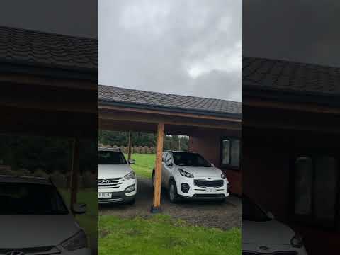 Revisando la casa en un día gris, Victoria región de la Araucania