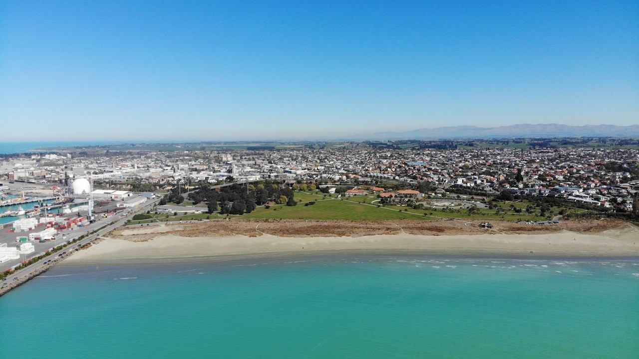Live webcam view of Webcam del Paseo de Caroline Bay
