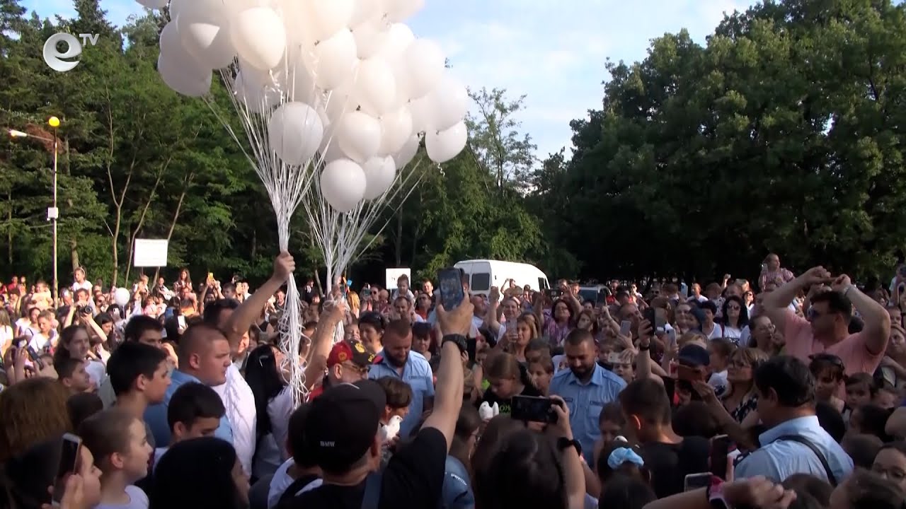 Детска дискотека събра стотици на Кенана