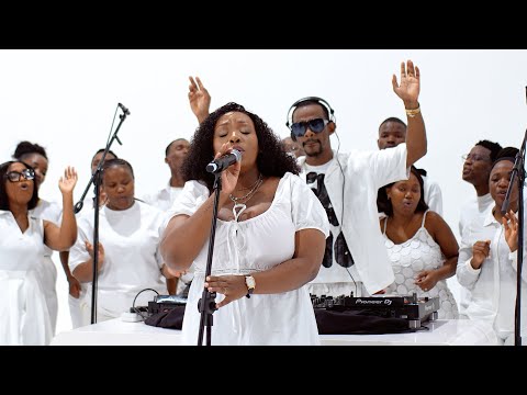 Zakes Bantwini, Skye Wanda - Phezulu/Wena Baba