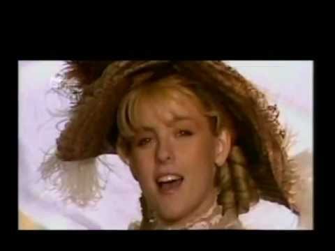 Iveta Bartošová - KOULELO SE KOULELO..