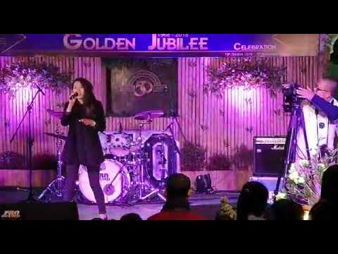 Esther - Don't let me down (Live)