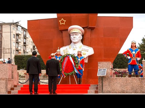The Presidents of Russia and Mongolia laid a wreath at the monument to Georgy Zhukov