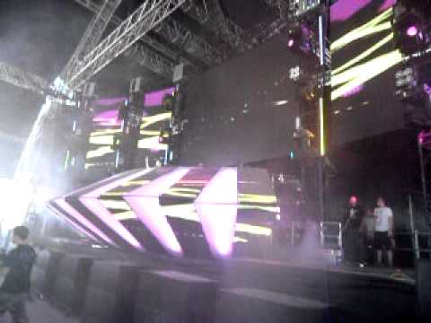 Gareth Emery - Knas Insonmia (East and Young Mashup) at ASOT 500 Miami 3.27.11