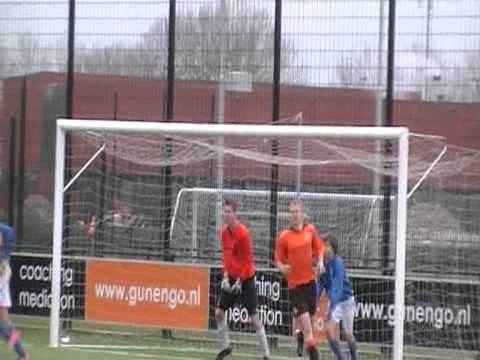 5 mrt 2011 VV De Meern B2 - Argon B2 0-1, schot Roy