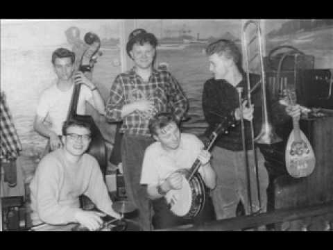 download lagu mp3 mp4 Papa Bennys Jazzband, download lagu Papa Bennys Jazzband gratis, unduh video klip Papa Bennys Jazzband