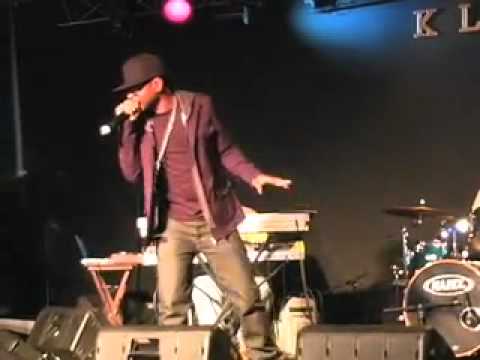 Nikko Smith performing Bump n Grind