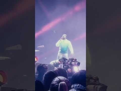 A Bercy j’ai eu la chance de chanter “Madame” avec @JoeDwetFile