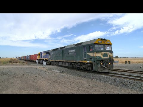 G539 & XR557 Leading 7902V Container Train From Mildura (8/2/2023) - PoathTV Australian Railways