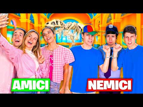 FRIENDS VS. ENEMIES AT THE MUSEUM! *3 TYPES OF FRIENDS*📚