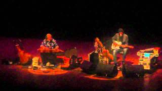 DAVID LINDLEY & HARRY MANX (MERCURY BLUES) - THE U-VIC CENTER