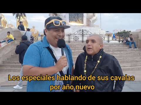 Elenco del chino risas hablando de sus cavalas por año nuevo 